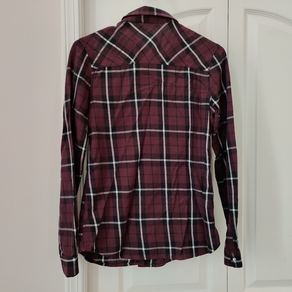 Charlotte Russe Plaid Long Sleeve Top - Picture 2 of 3